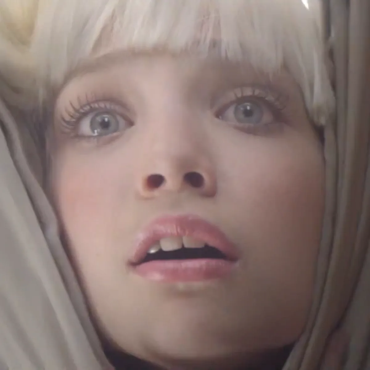 Sia Rapper Lampadario Sia Furler