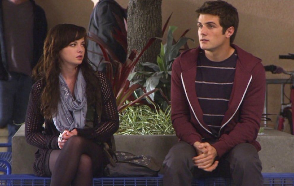 'Awkward' Has Jenna & Matty Unable To Escape Their Connection, But ...