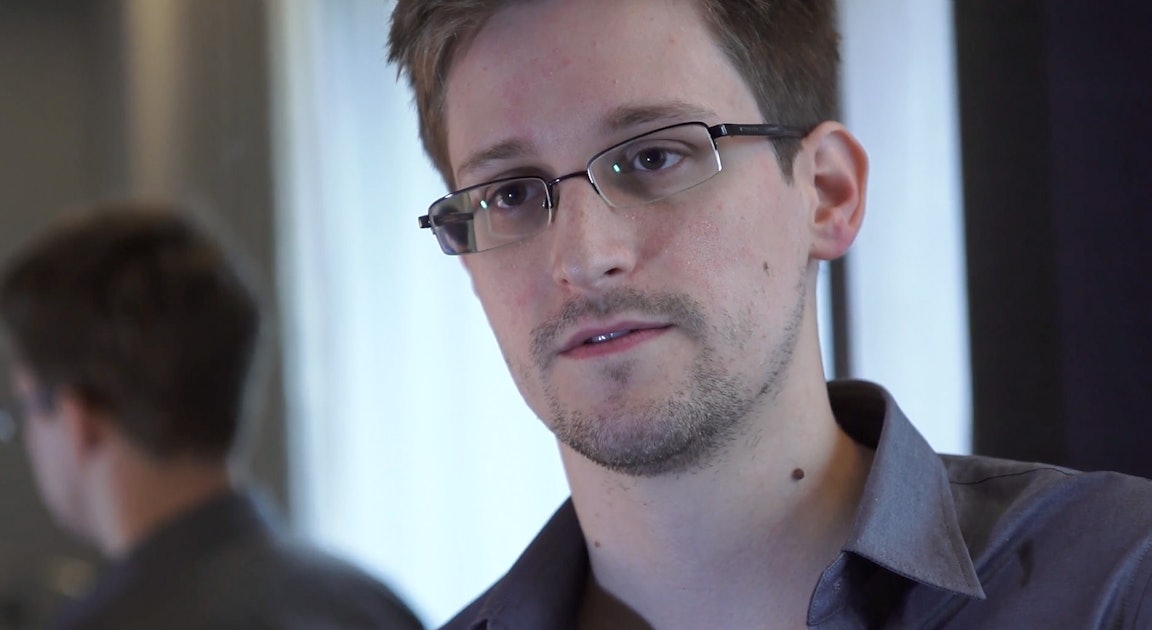 Edward Snowden Isnt Actually On Tinder But Heres What Might Happen If He Was 