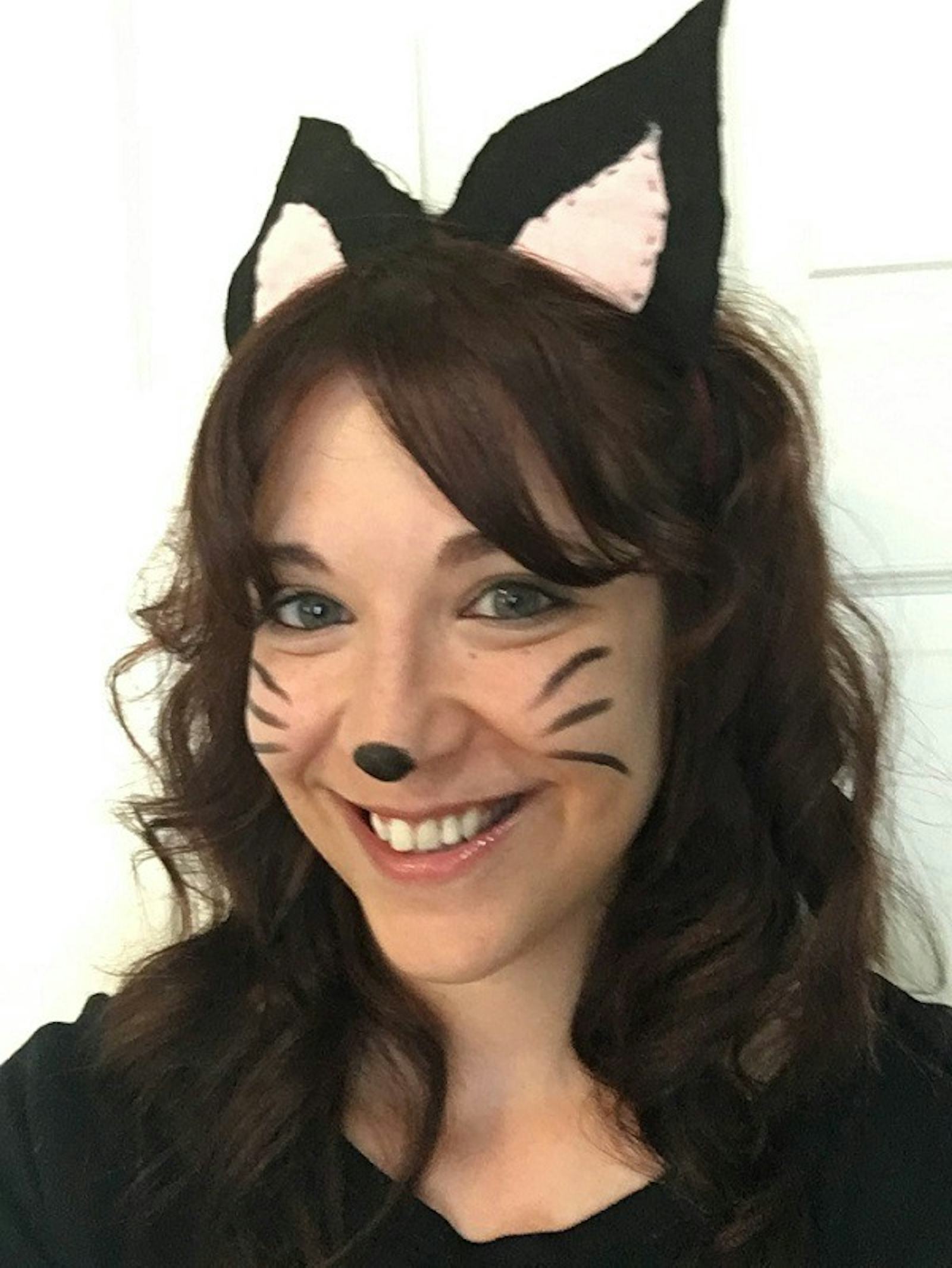 A Cat Halloween Costume Idea That's Quick And Easy To Make