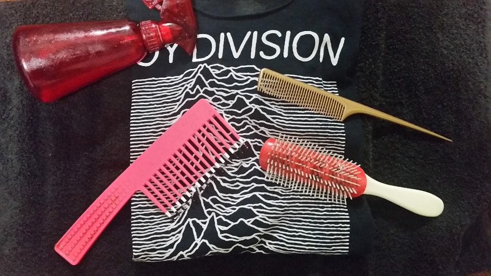 Dry Your Hair With A Cotton T Shirt To Retain Moisture Repurpose
