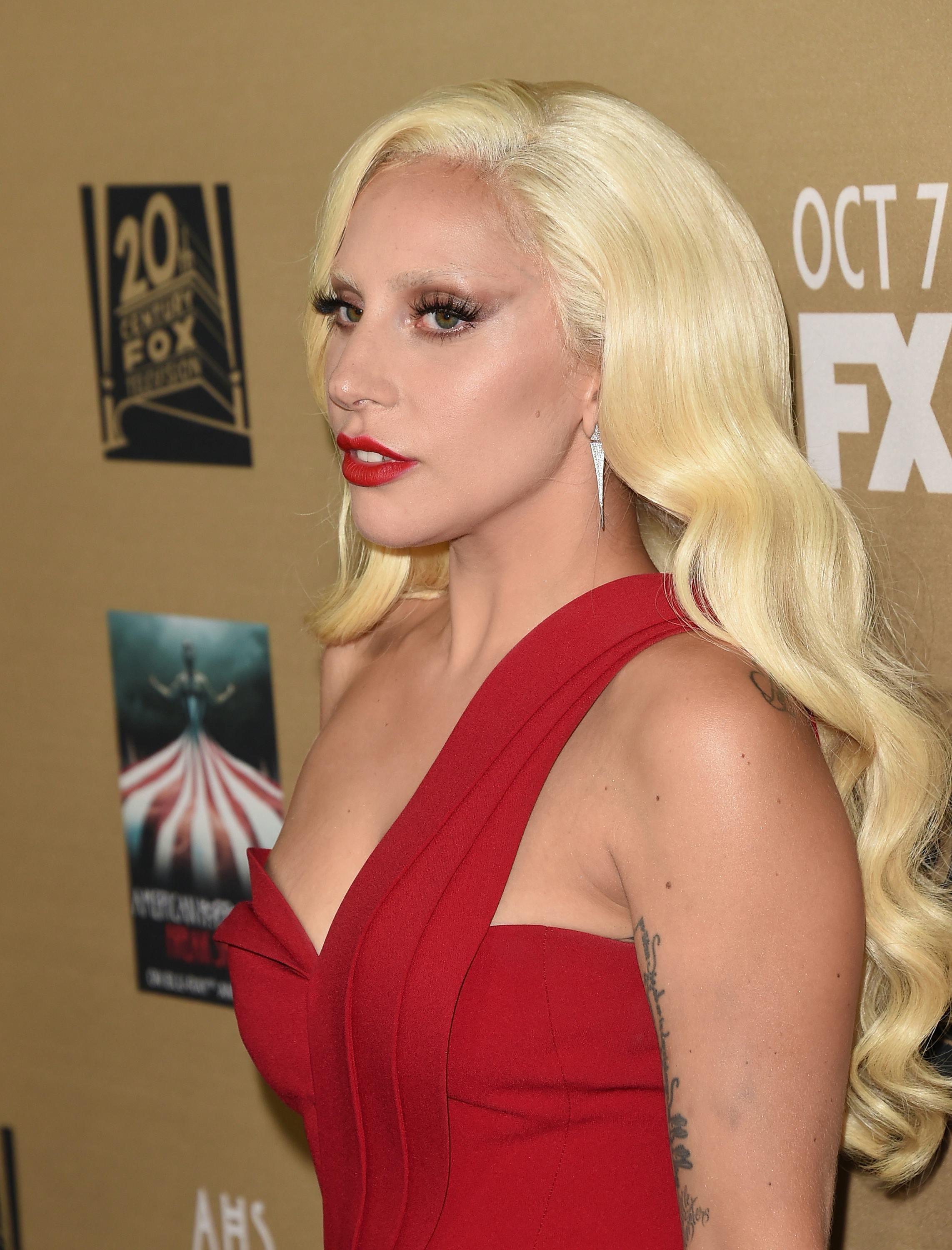 Гаг 6. Гаг 6. Гаг 6. Американская история ужасов отель леди гага. Гаг 6.