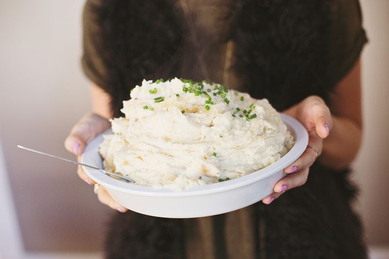 12 Thanksgiving Mashed Potato Recipes That Will Make Your Mouth Water