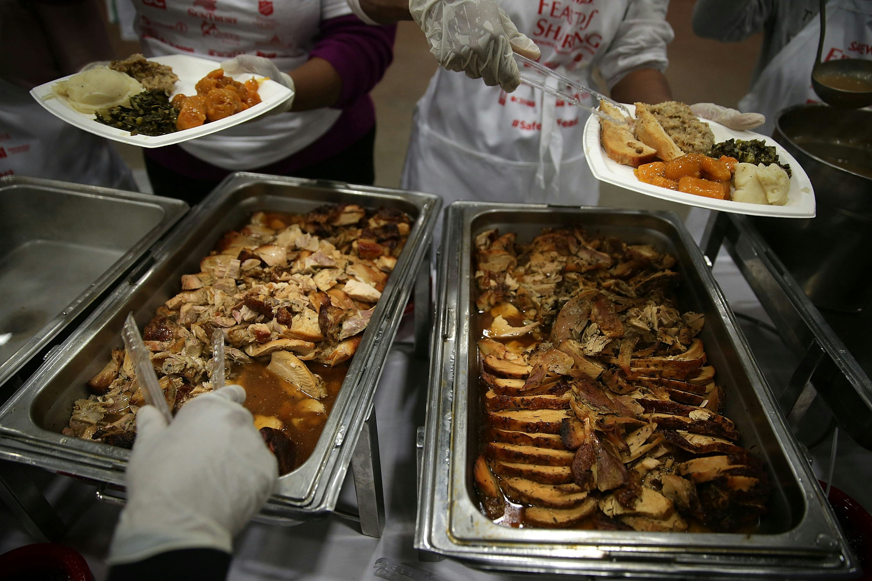 The Difference Between Food Banks, Soup Kitchens, & Food Pantries — And ...