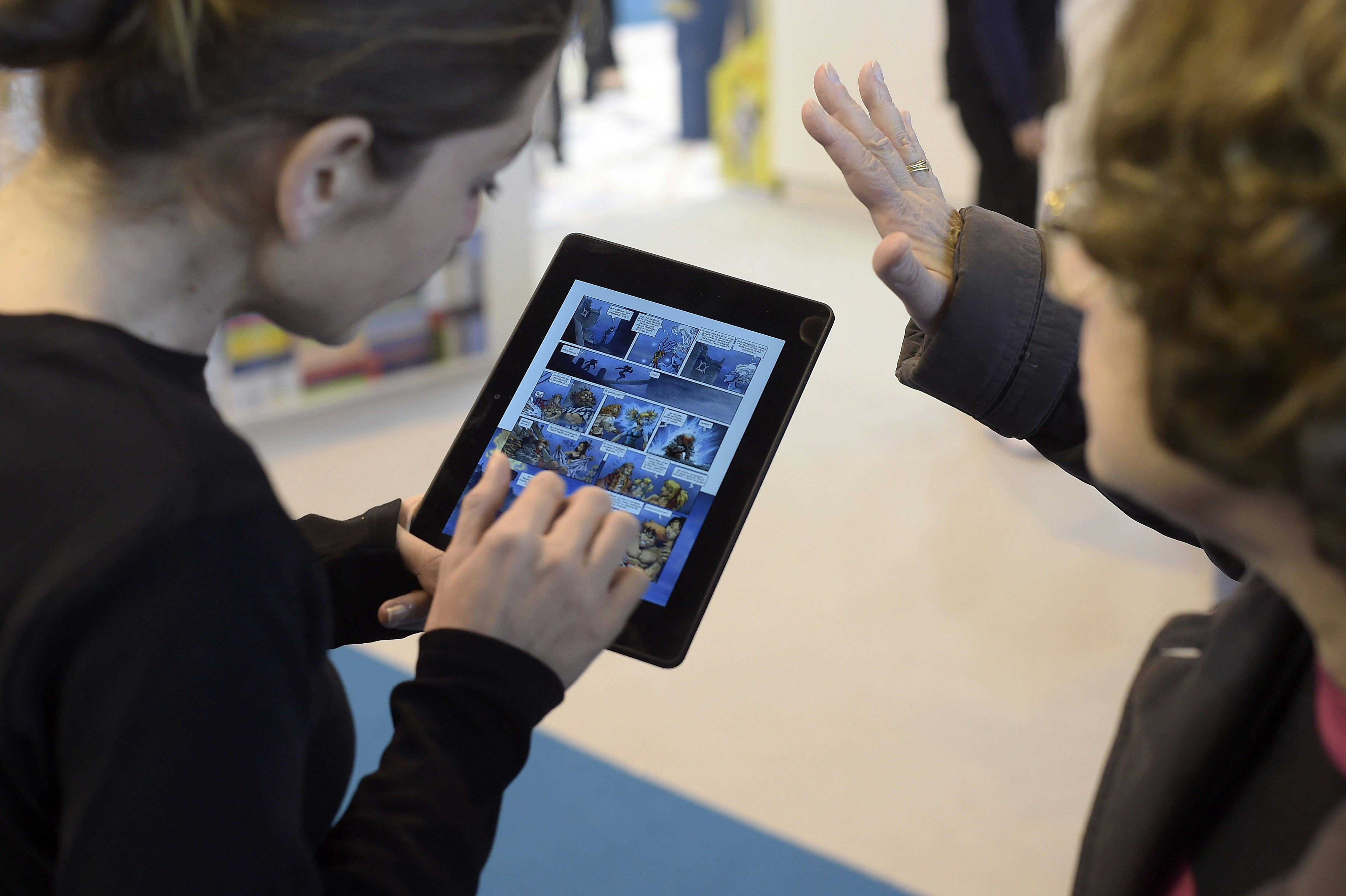 Millennials Prefer Paper Books To EBooks, New Survey Finds