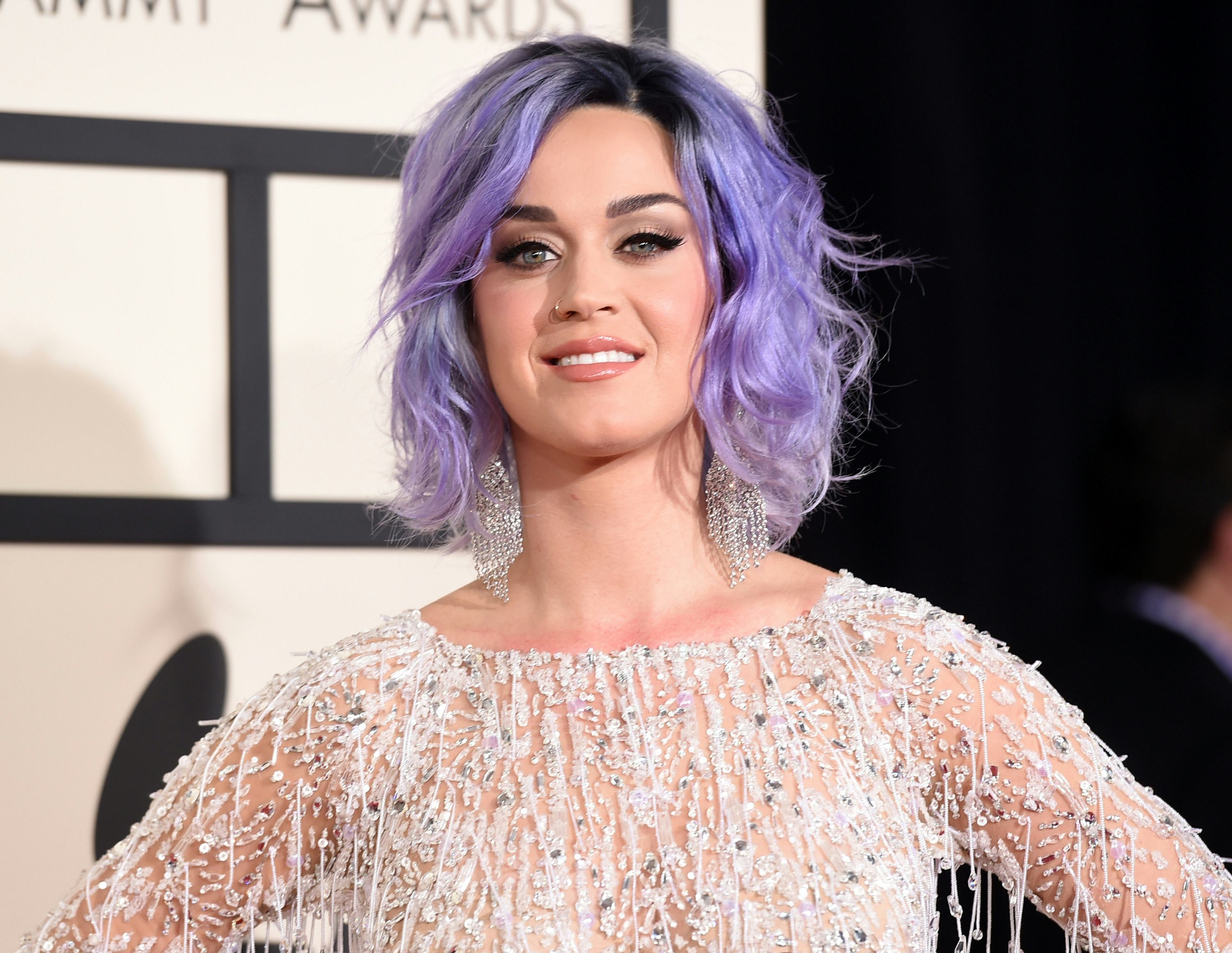 Katy Perry Lost Her Purple Hair At The Grammys How Did She Pull