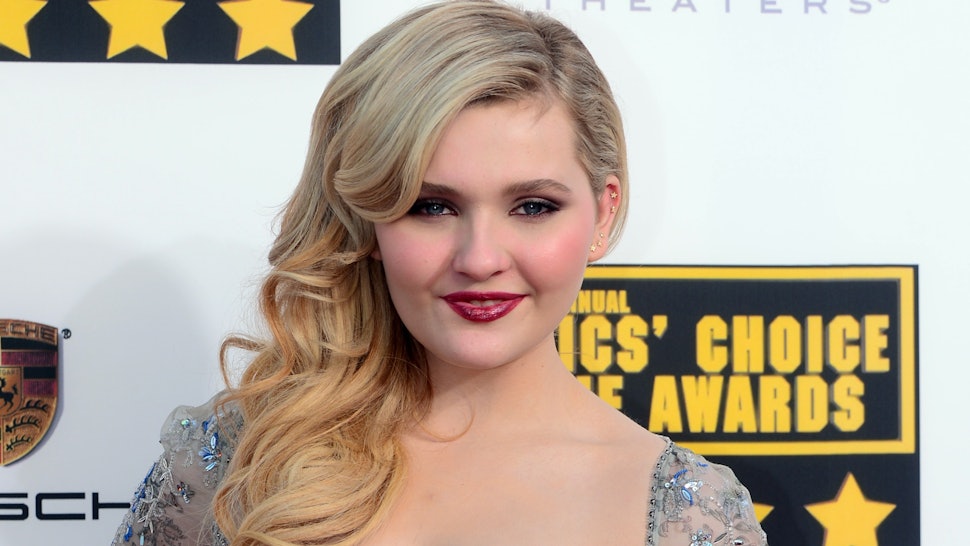 Abigail Breslin Defends Selena Gomez S Bikini Body Photos On