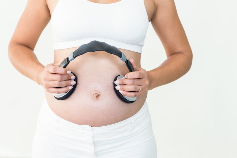 9 Facts Why Headphones Aren't Good on a Pregnant Belly - Kids