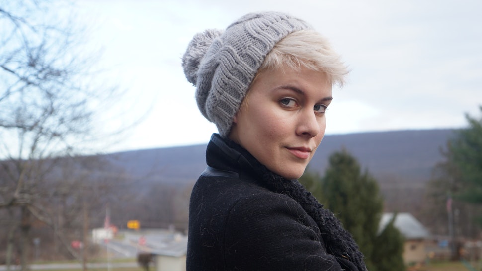 How To Wear A Hat With Short Hair Look Positively Adorable Photos