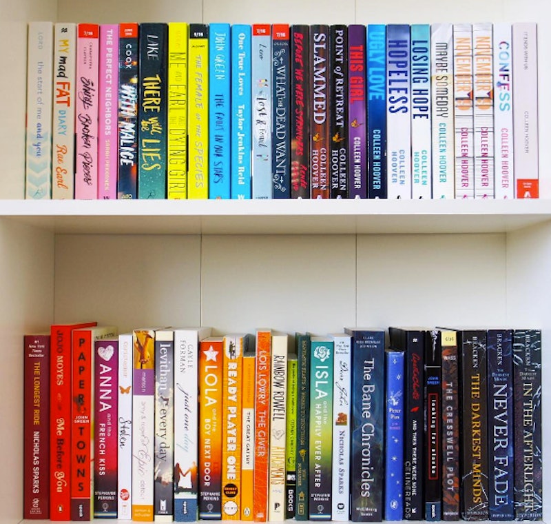 10 Bookshelf Organization Tips To Add A Fresh Look To Your Space