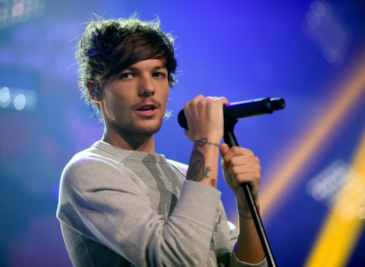 Louis Tomlinson & Girlfriend Break Up, Prompting One Direction Fans To React In Excitement ...