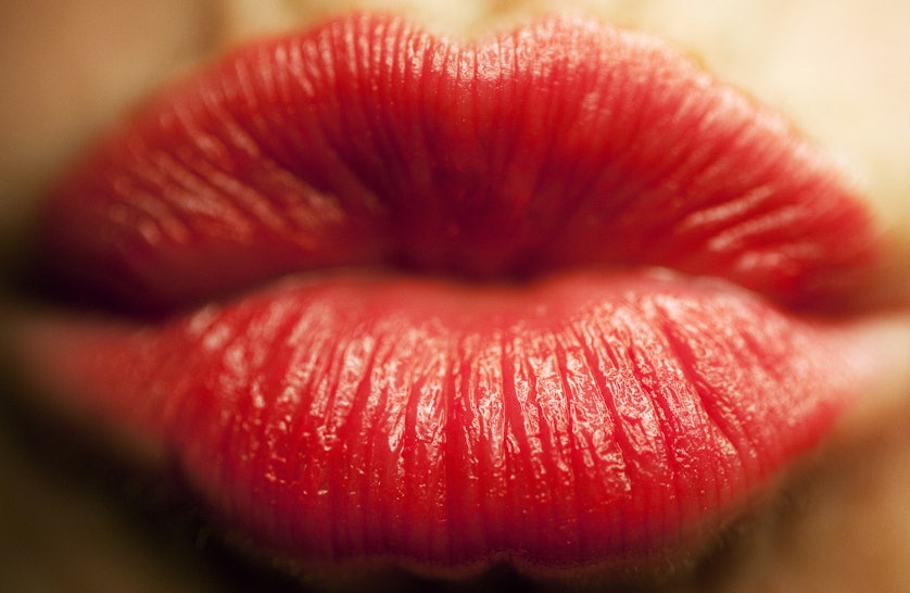 7 Things Nobody Talks About When They Talk About Kissing According To