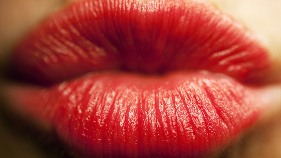 7 Things Nobody Talks About When They Talk About Kissing, According To