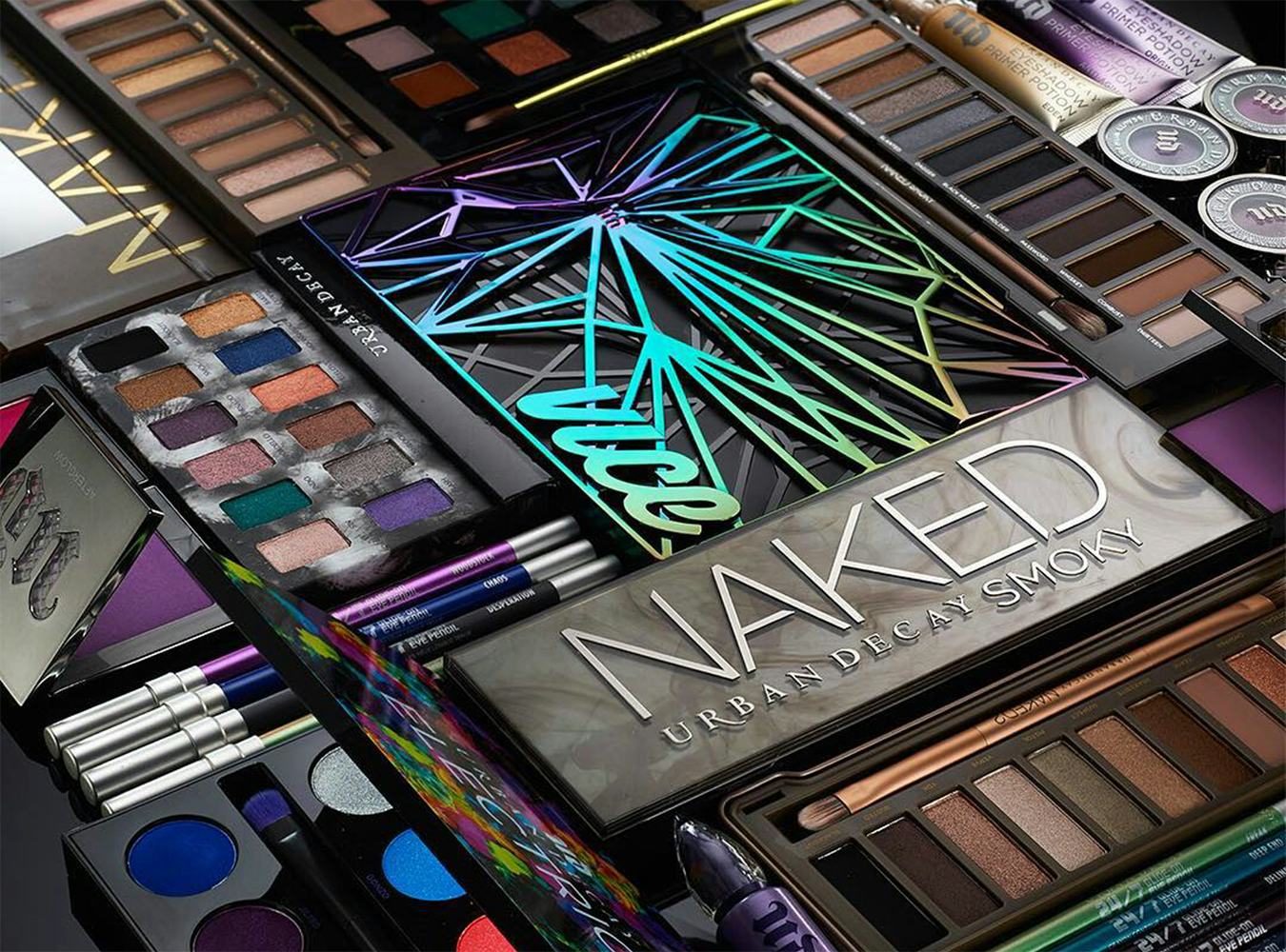 Black Friday & Cyber Monday Makeup Deals That'll Get You On Fleek For Cheap