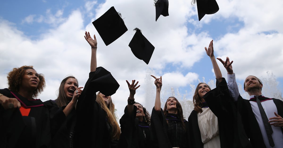 20 Graduation Quotes To Help You Feel Like A Boss When You Walk Across ...