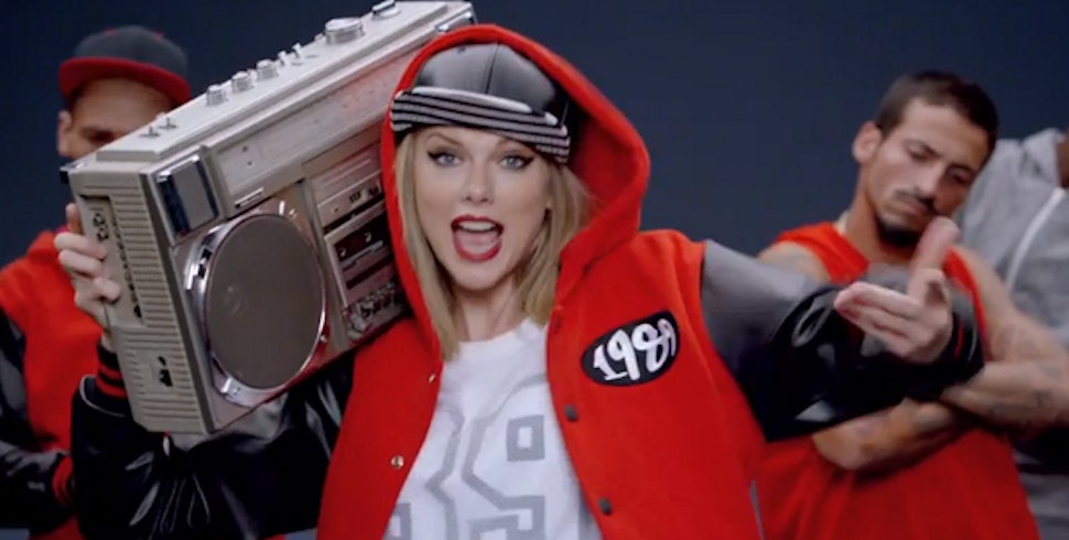 Taylor Swifts Shake It Off Music Video Looks Ranked From
