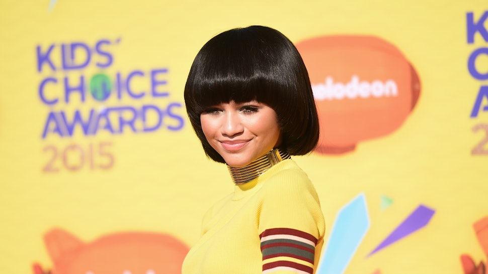Zendaya Coleman Dons Short Wig For The Kid Choice Awards Tells