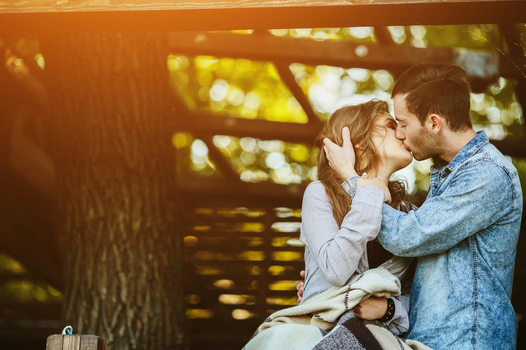 To gay men kissing