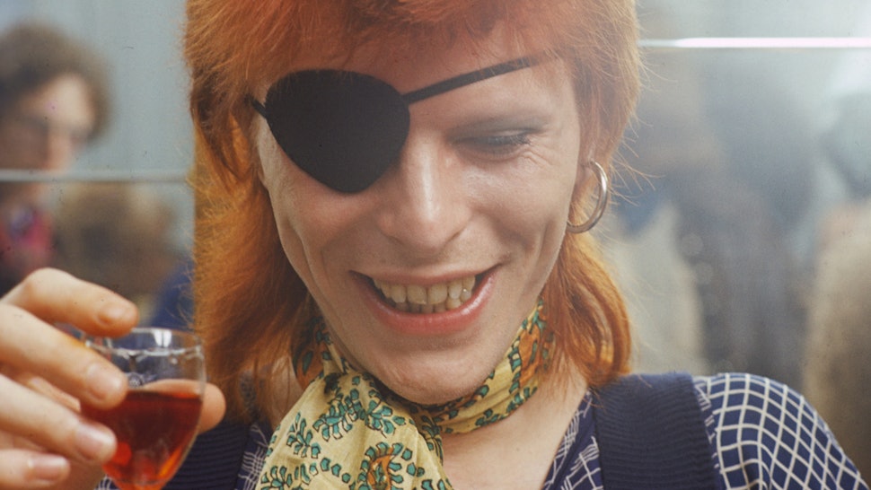 The Style Lessons I Learned From David Bowie & His Alien-like Magic