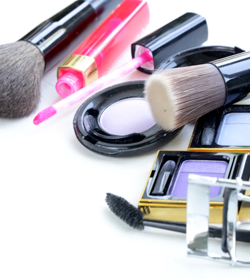 When Cosmetics When Should You Throw Out Your Makeup? 9 Ways to Know When Cosmetics Expire