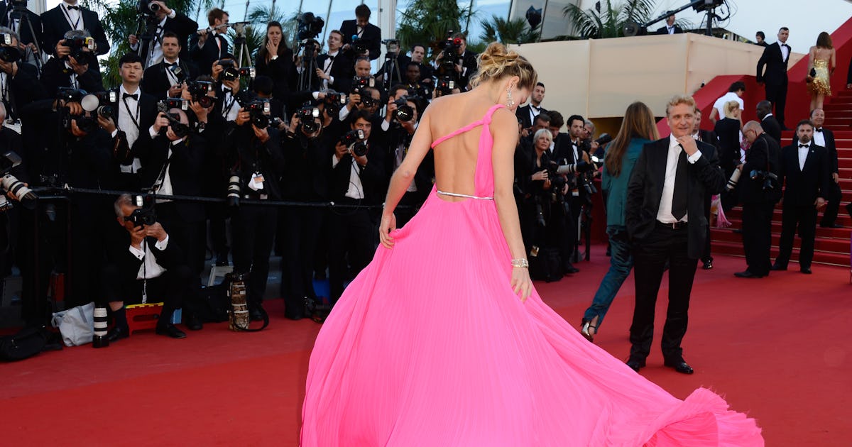 How To Treat Back Acne: Shower, Exfoliate, and Remember — It's Not Your Face How To Treat Back Acne: Shower, Exfoliate, and Remember — It's Not Your Face