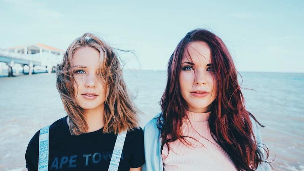 How To Get Beachy Waves By Twisting Your Hair Videos