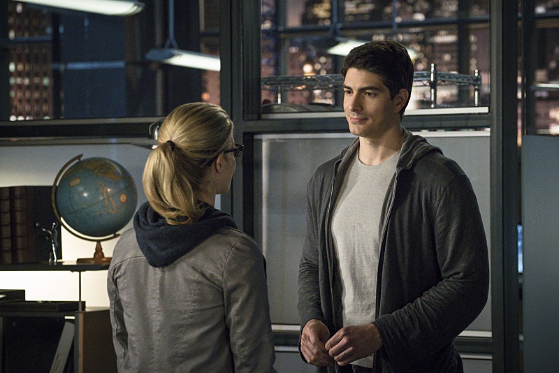 Is Ray Palmer Leaving Arrow For Good Legends Of Tomorrow Should 