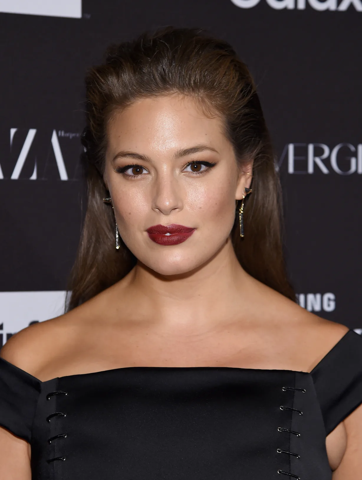 Ashley Graham Covers The 'Sports Illustrated' Swimsuit Edition Because ...