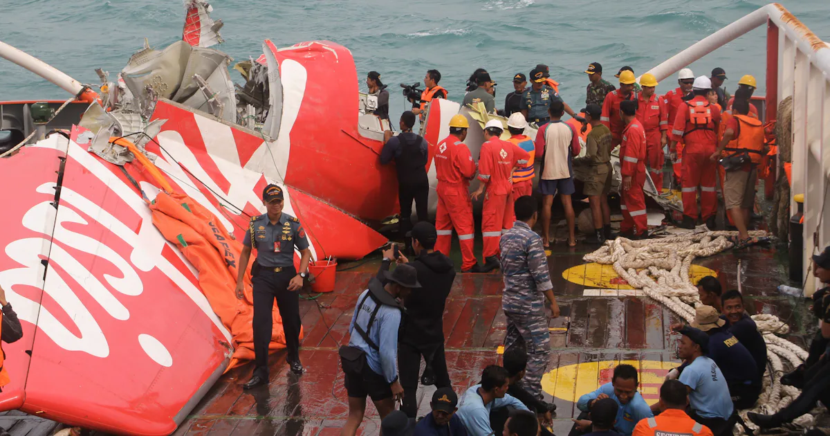Indonesia Calls Off AirAsia Flight 8501 Search With 56 Bodies Still Missing