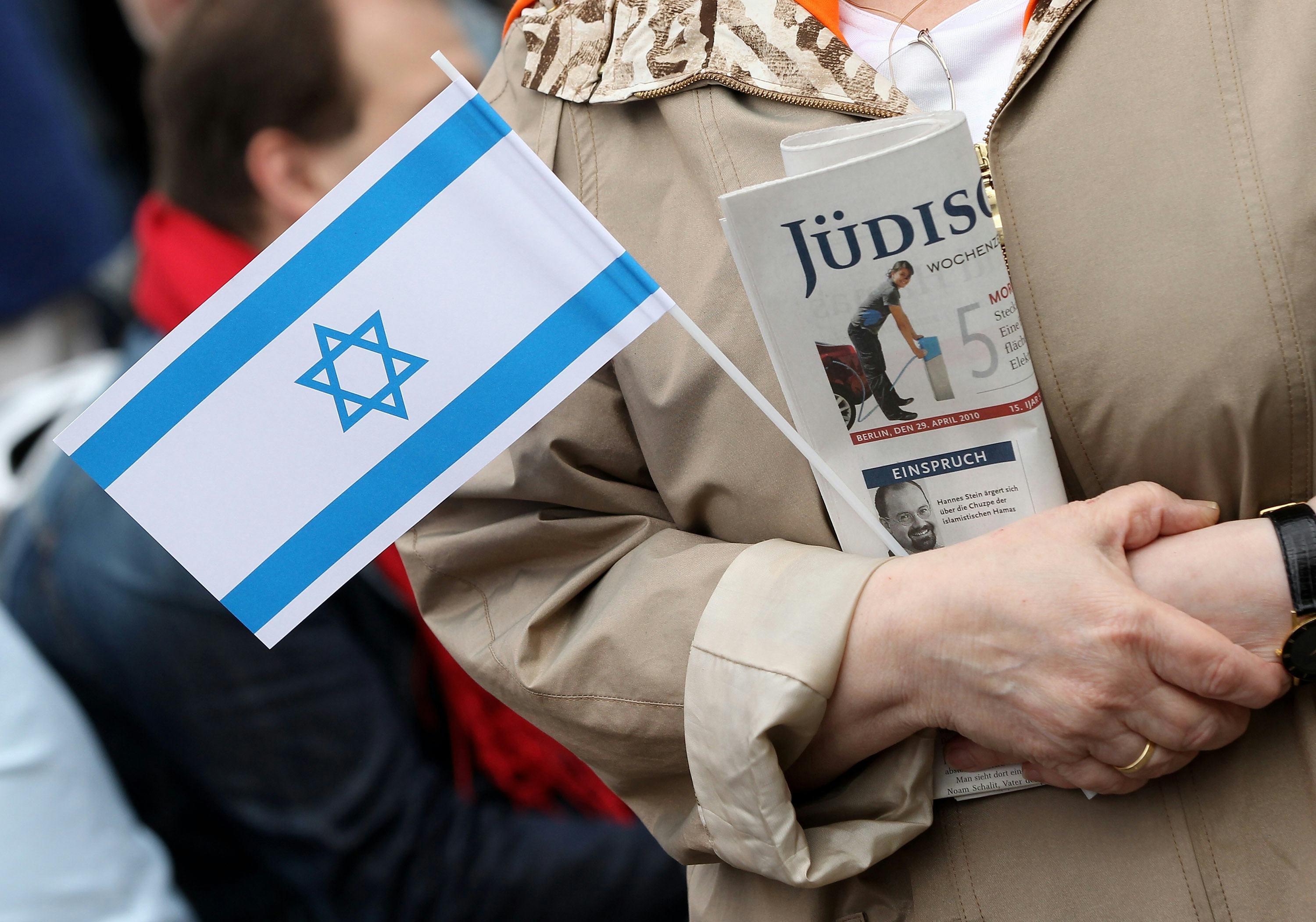 Ashkenazi Jews Are All Related, Geneticists Say — and You Thought Your