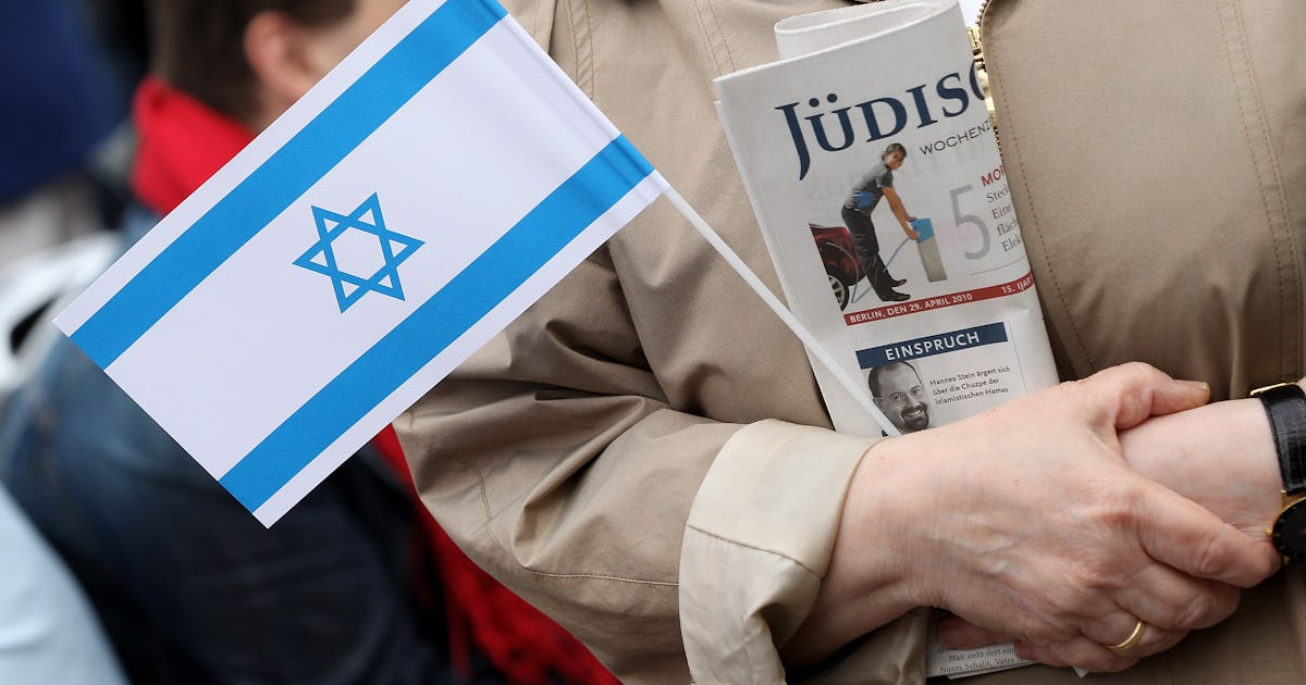 Ashkenazi Jews Are All Related, Geneticists Say — and You Thought Your