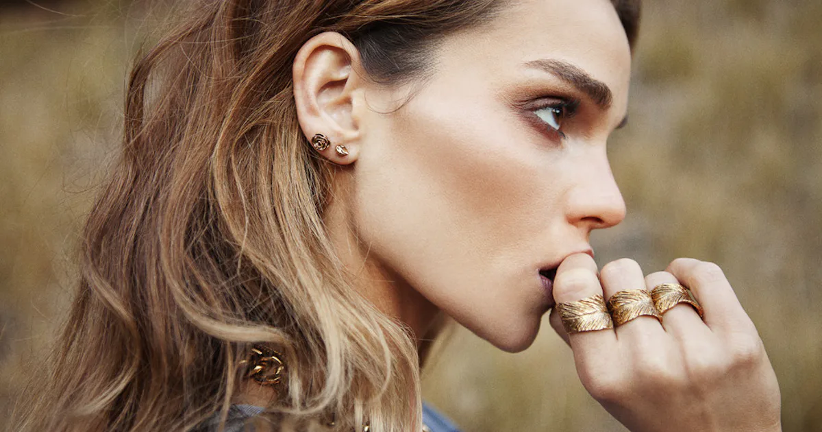 Easy Ways To Clean Your Jewelry At Home Because Beer Is Actually Good easy-ways-to-clean-your-jewelry-at-home-because-beer-is-actually-good
