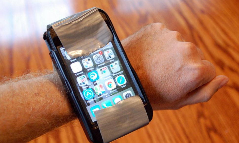 Hilarious Apple Watch Memes Are Already Here, Throwing Shade At Android