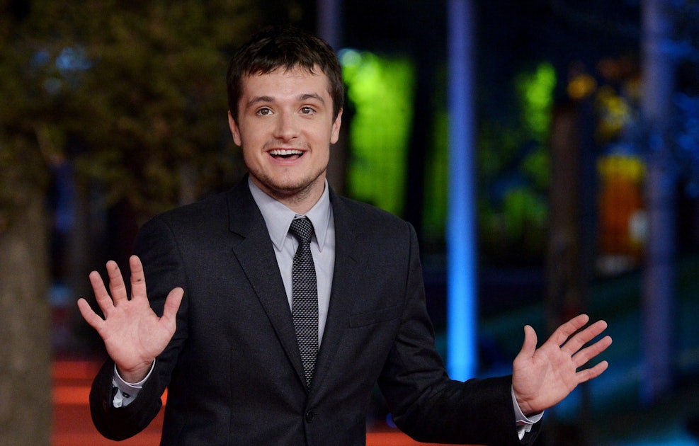 Josh Hutcherson Doesn't Tweet Because He Doesn't Want to Ruin His ...