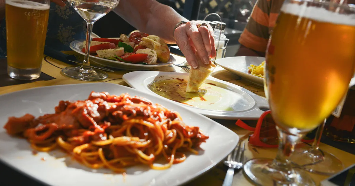 5 Signs You're Eating Too Fast & How It Can Affect Your Health