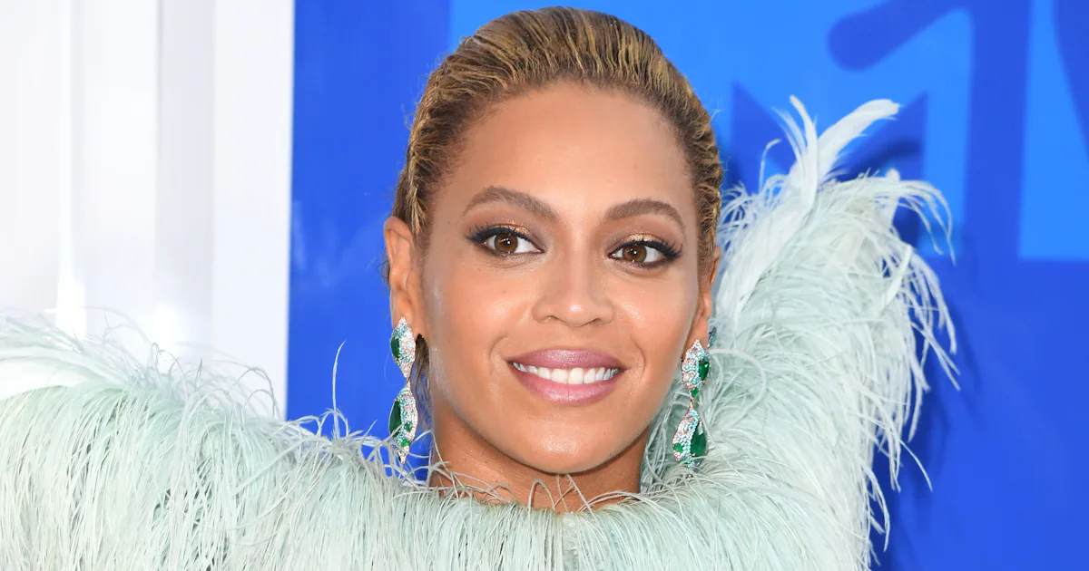 Beyonce Orchestrates Proposal Between Her Backup Dancers & The Sweet ...