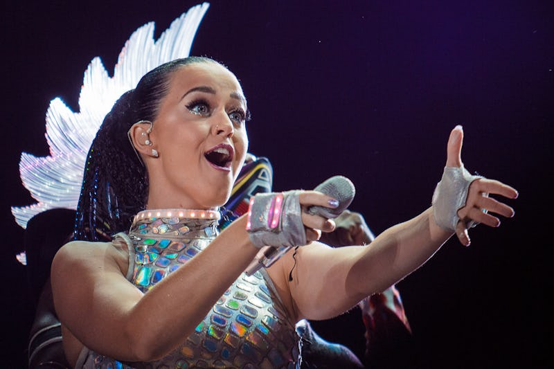 Katy Perry Drops The Mic On Halloween With This Perfect Costume — PHOTOS(00)