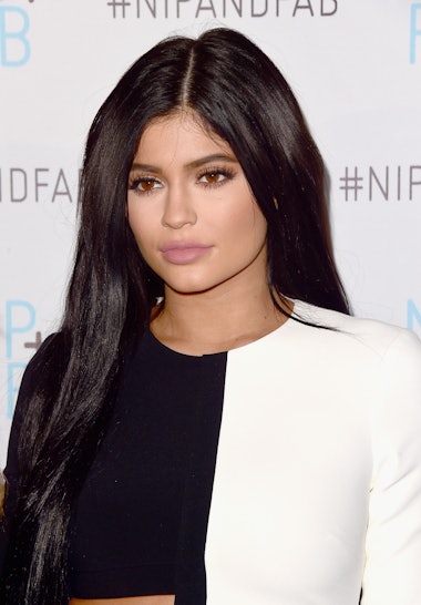Kylie Jenner Embraces Her Freckles In A Makeup-Free Selfie, & It's So ...