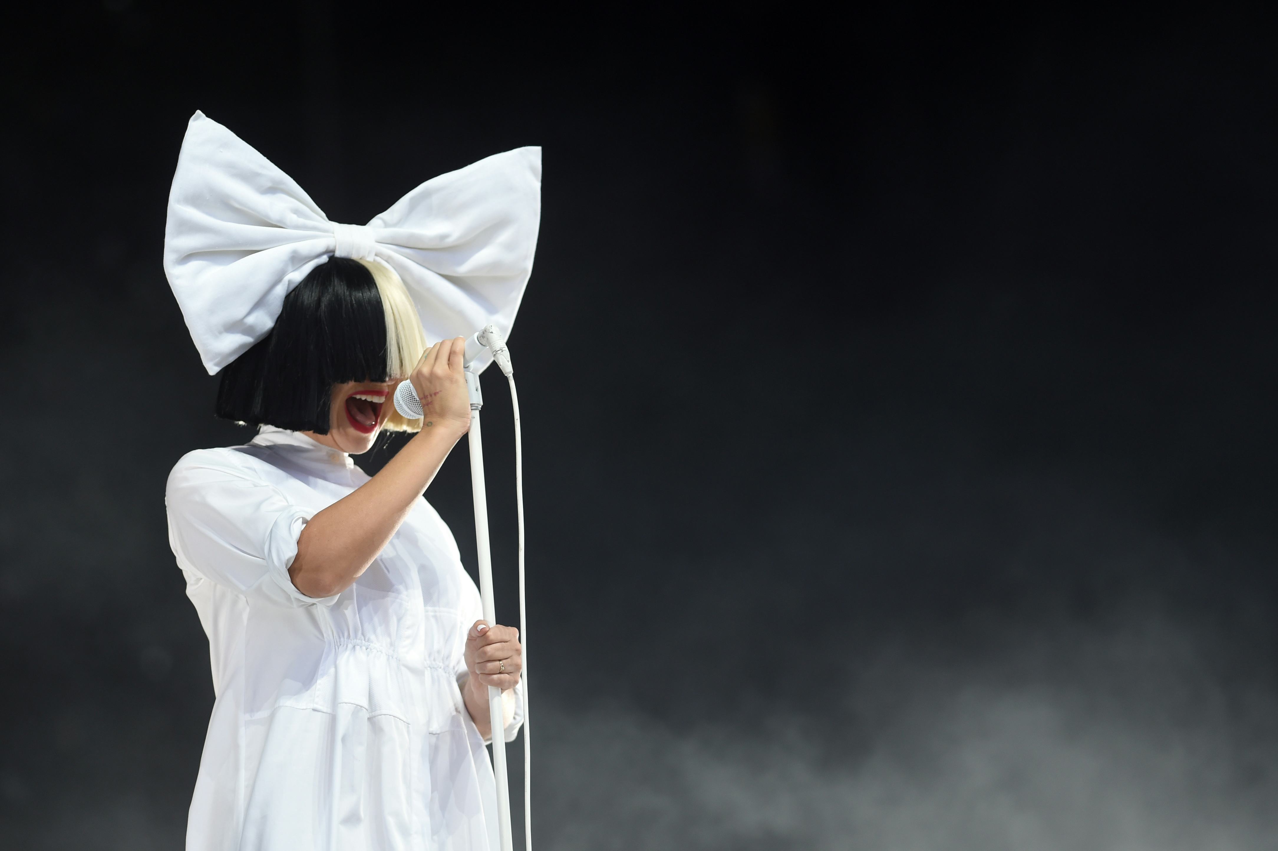 Watch Sia At The Apple Event, Because This Performance Wasn't One To
