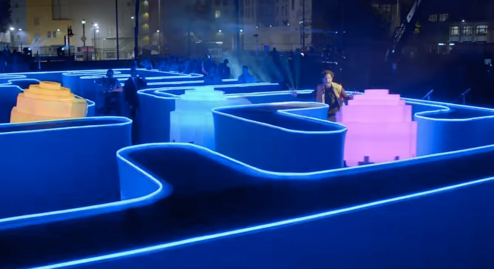 Circular Human Pac Man Is Bud Light's Pac-Man Commercial Real? A Human Pac-Man Game Can't Be ...