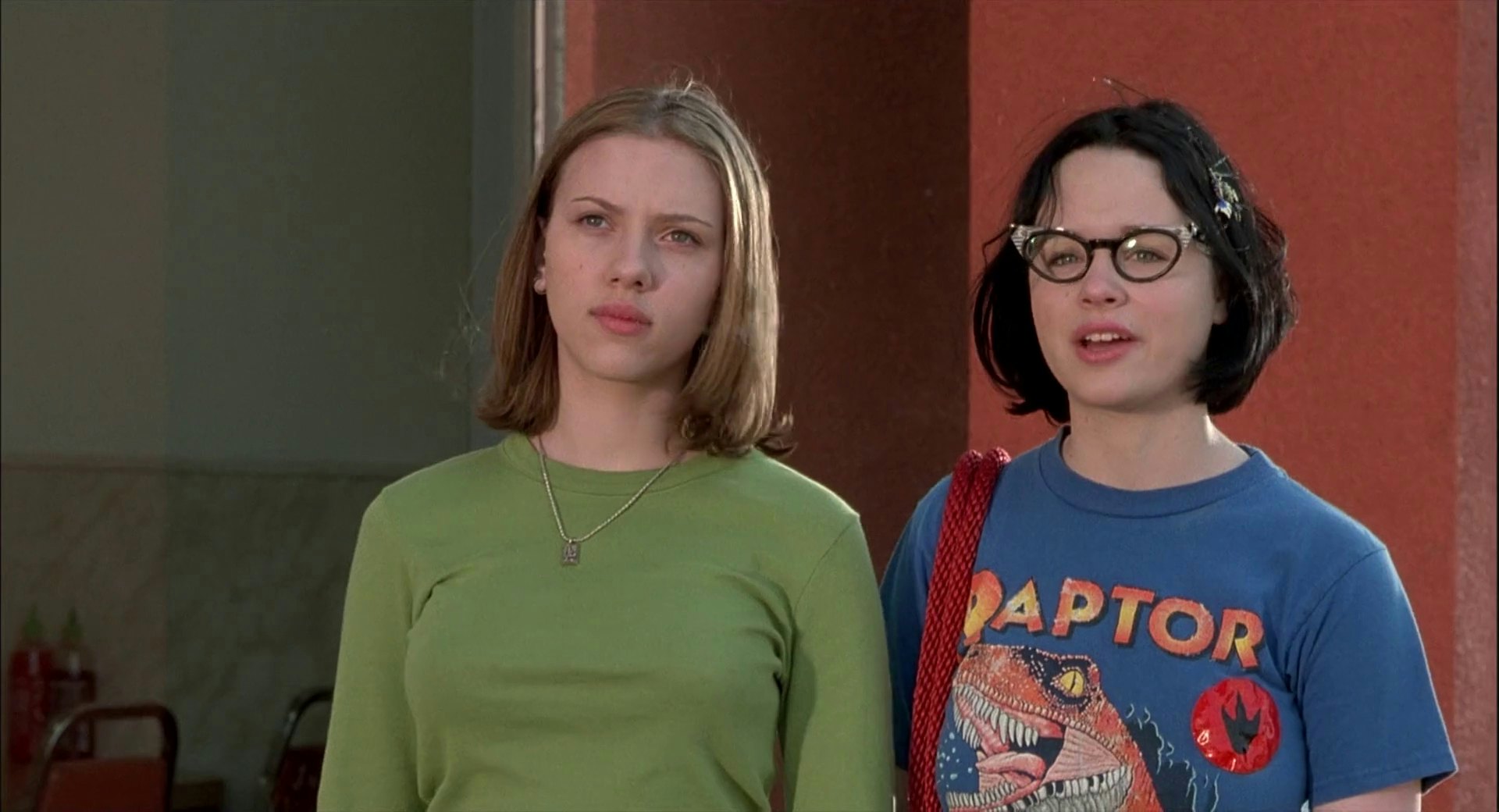 Replicate 'Ghost World' Style With These '90s Grunge Looks That
