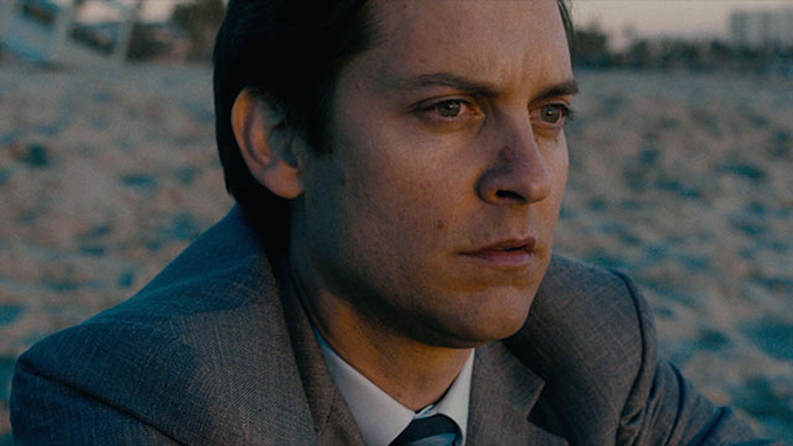 Tobey Maguire nails chess legend Bobby Fischer in 'Pawn Sacrifice