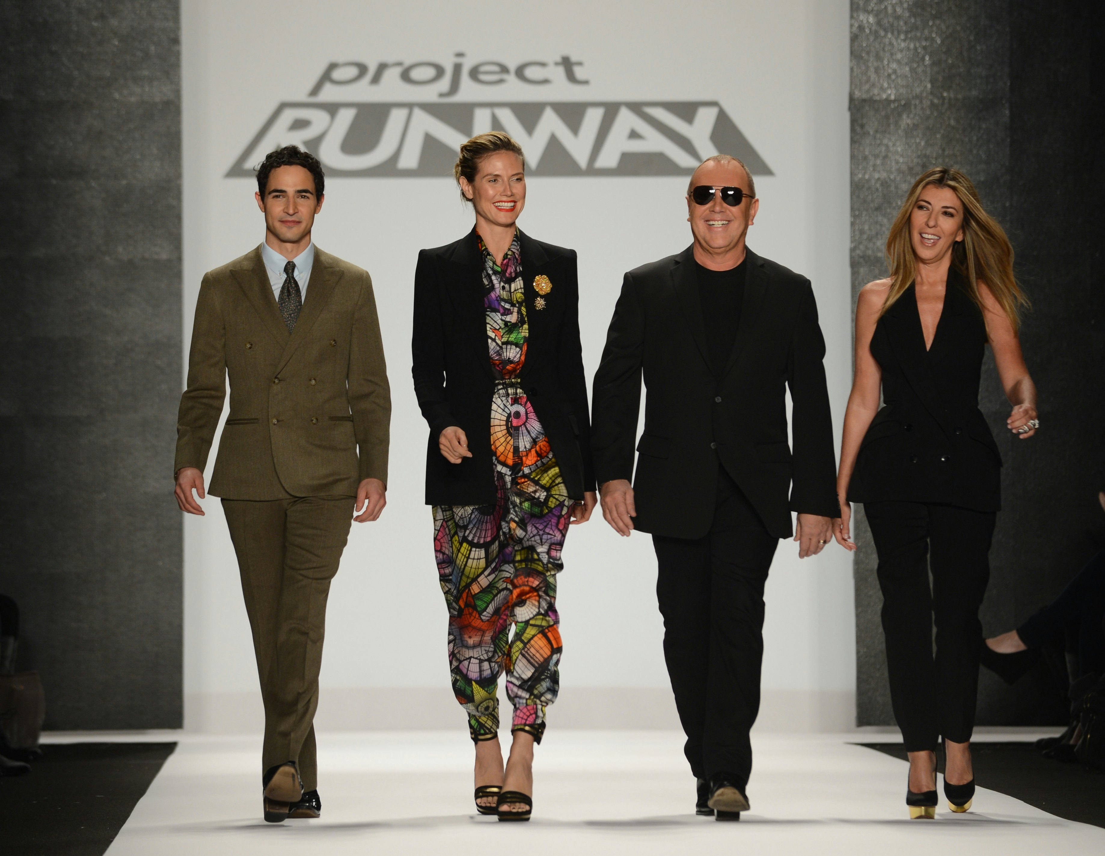 Project runway. Рой хольстен дизайнер. Рой холстон дизайнер коллекция. Сантино Райс проект подиум.