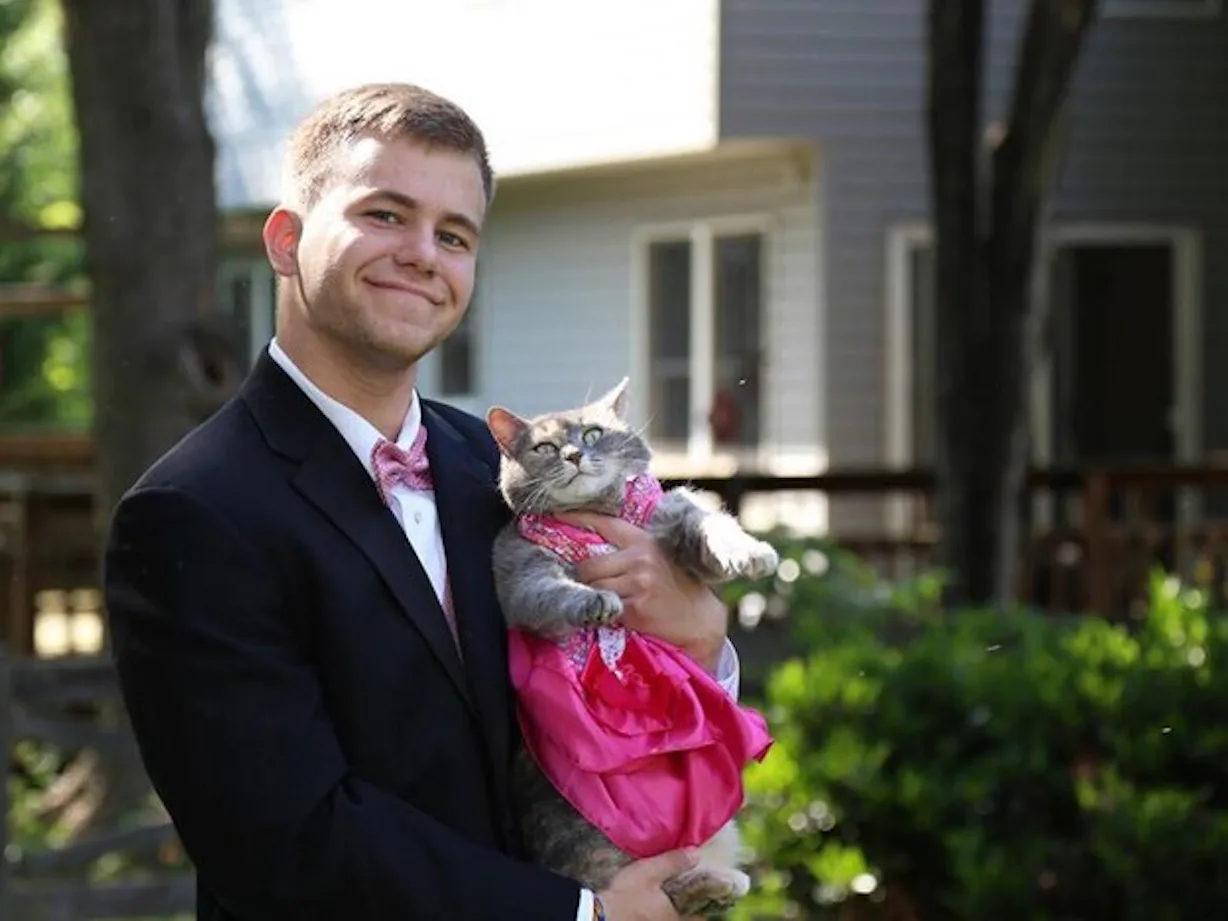 Cat Prom Guy Takes His Cat To Prom & Has Way More Fun Than You Did At Yours