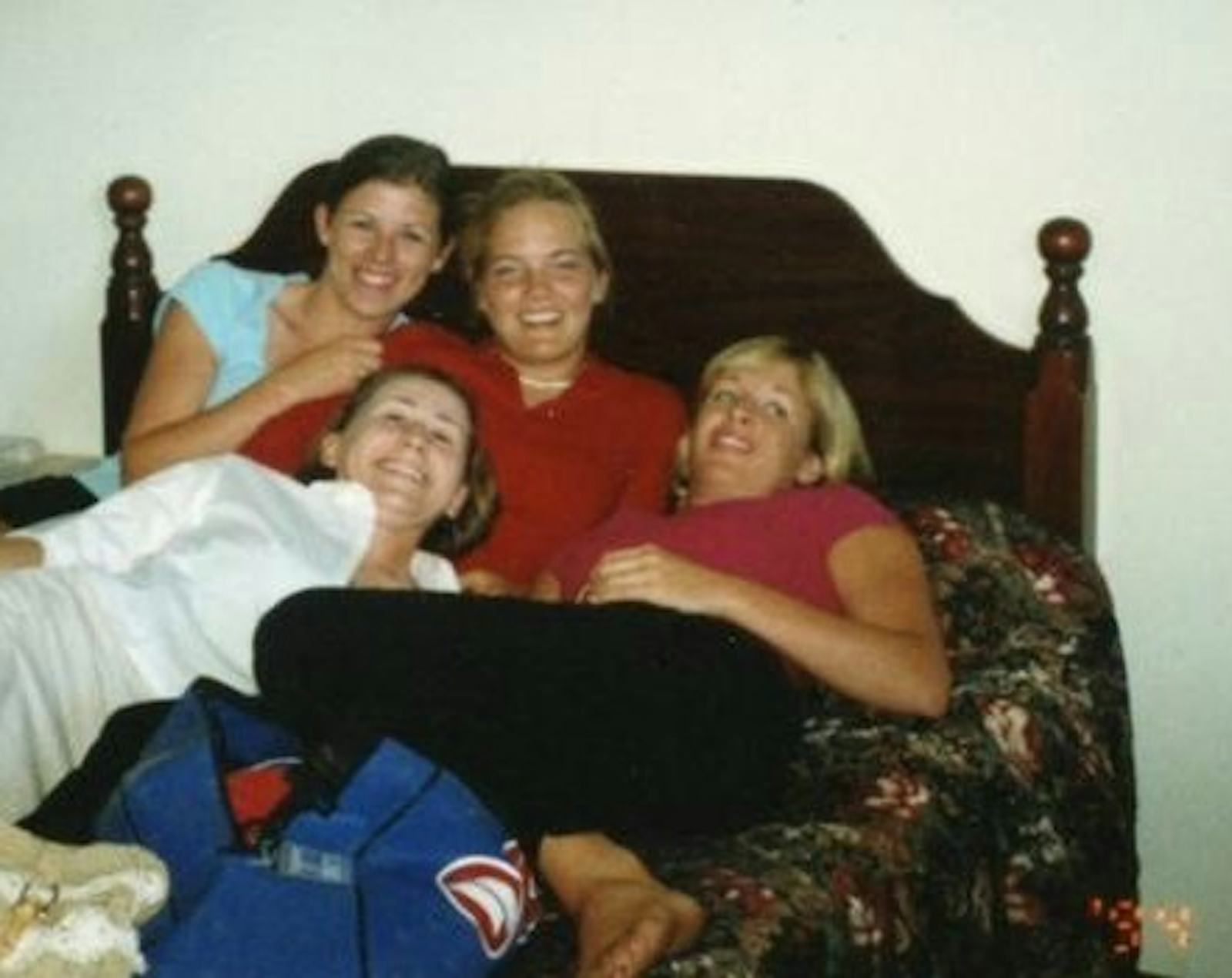 7 Things You Did At Sleepovers In The 90s Thatll Make You Want To