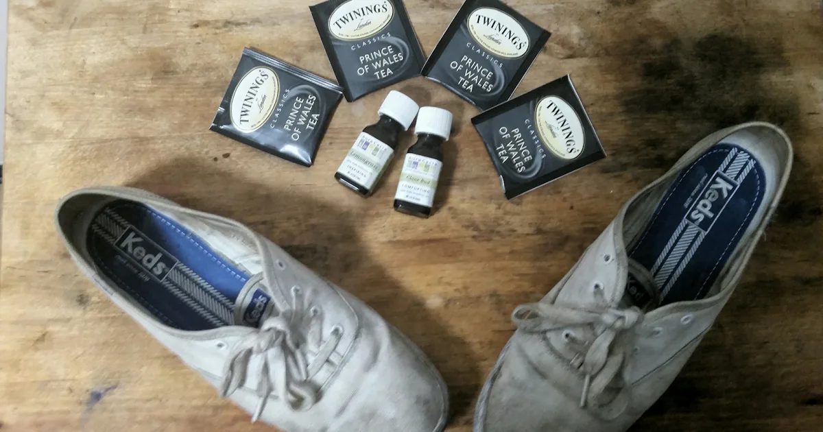 Stay Sockless In Your Favorite Sneakers With This Natural Shoe Odor Remedy stay-sockless-in-your-favorite-sneakers-with-this-natural-shoe-odor-remedy