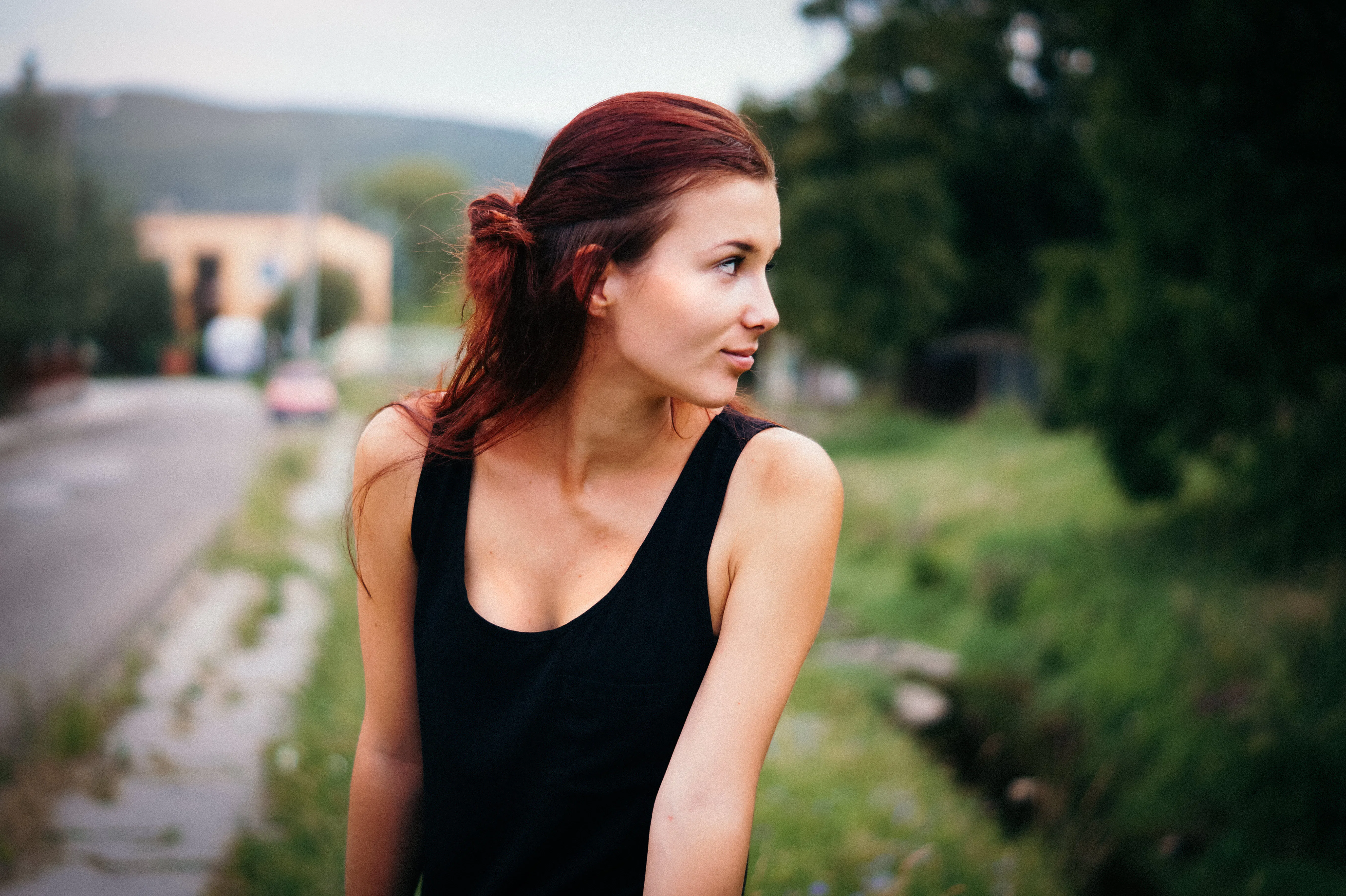 7 Ways To Go Multiple Days Without Washing Your Hair So You Can