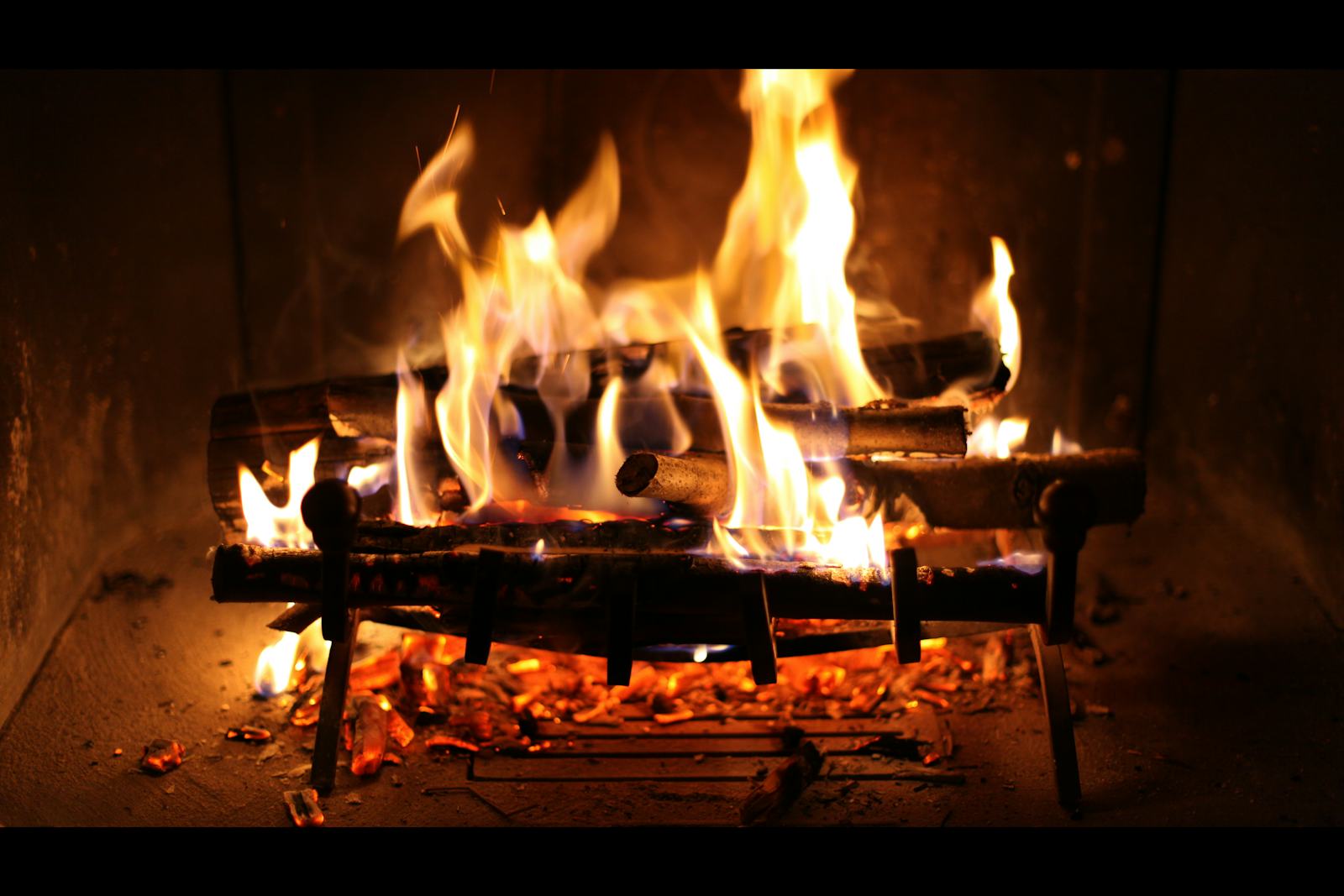 What Channel Is the Yule Log On? Where To Find the Digital Fireplace So