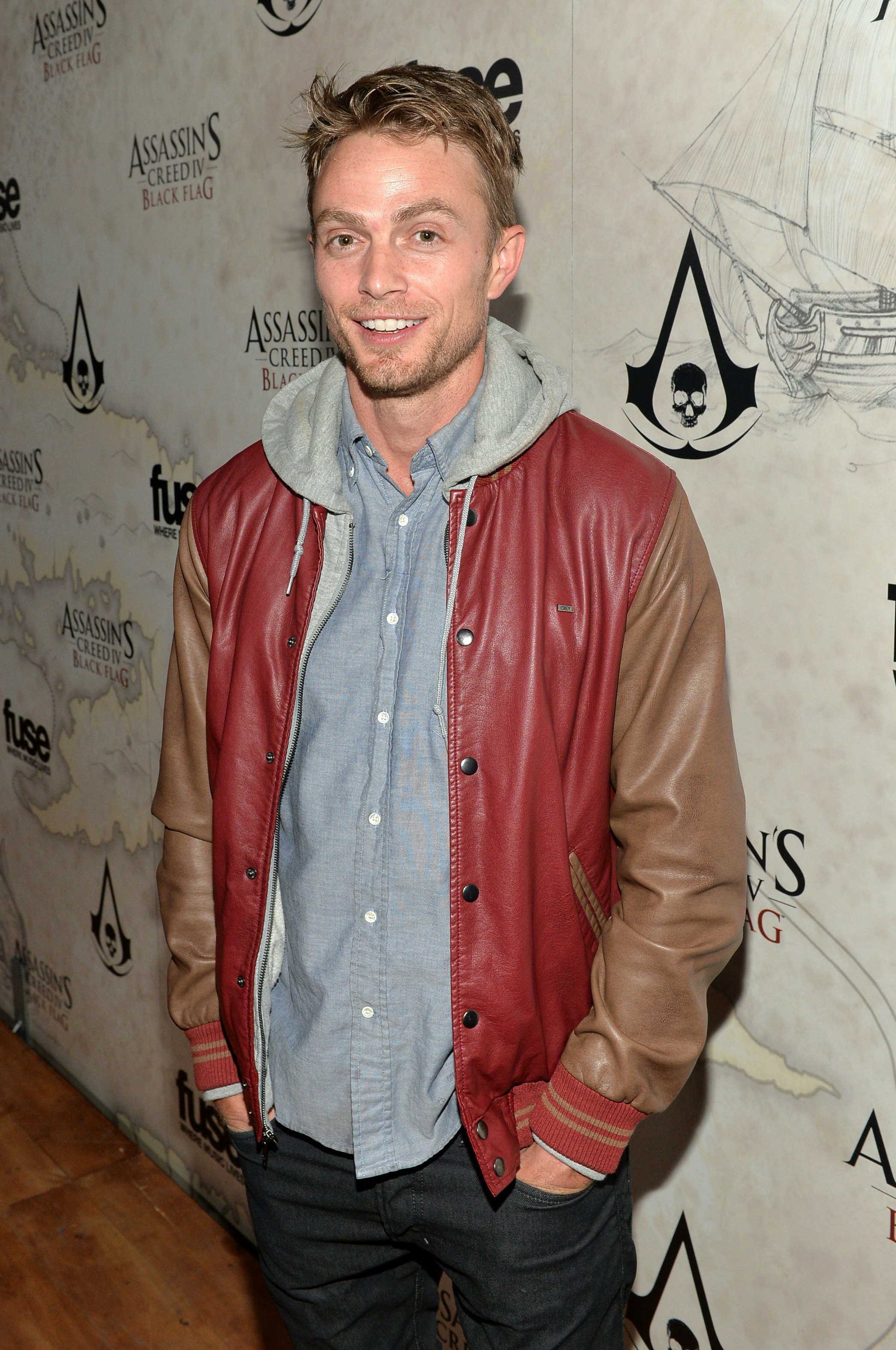 Is Wilson Bethel Single Hart of Dixie s Wade Is Off the Market