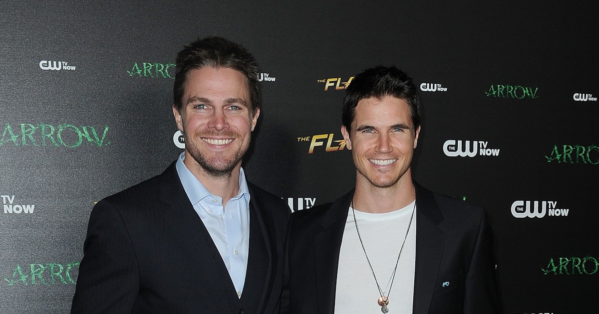 Are Robbie Amell & Stephen Amell Related? You're A Smart One, Aren't Ya?